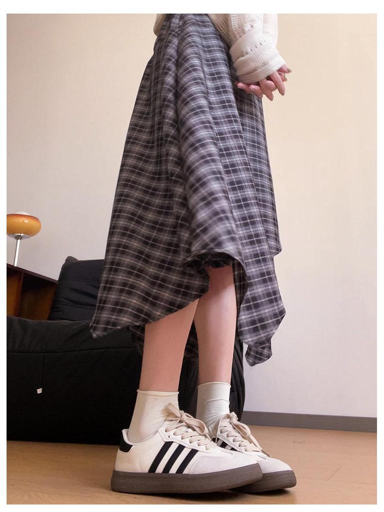 Black High-Waist A-Line Plaid Skirt - Women's Autumn 2026 Korean Style Mid-Length Skirt