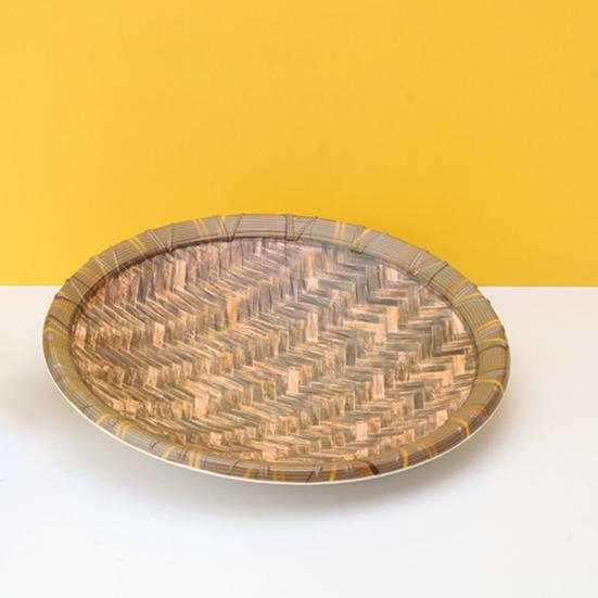 Talíř z imitace bambusu Kulaté hladké okraje Snadno se čistí Talíř odolný vůči vysokým teplotám Ručně tkaný podnos na občerstvení