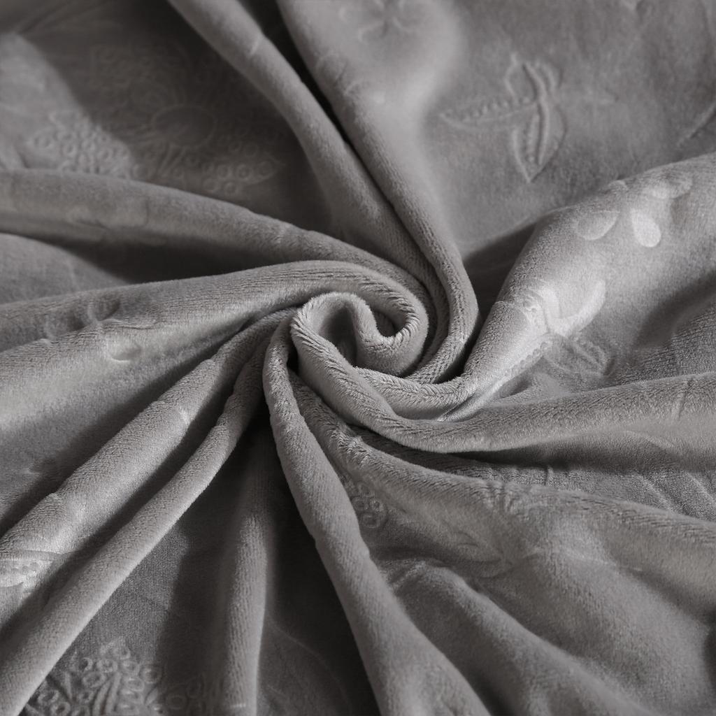 Luxury 1/2/3/4 Seater Slipcover with Elegant Skirt Solid Color Thickened Crystal Velvet Jacquard European Full Cover Non-Slip