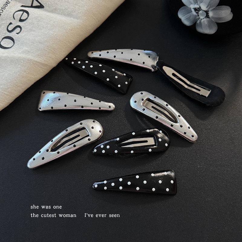 French Retro Polka Dot BB Side Clip, Versatile Bangs & Forehead Hair Clip for Women, Stylish Small Hair Accessory.