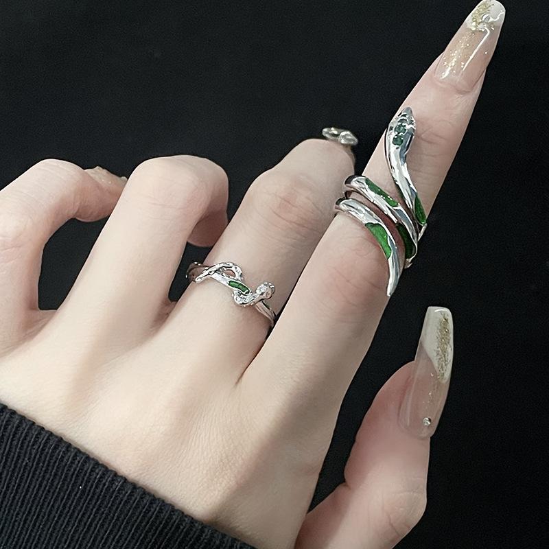 Niche Design Green Snake High-End Ring Female Cold Wind French Personality Opening Dark Wind Fashion