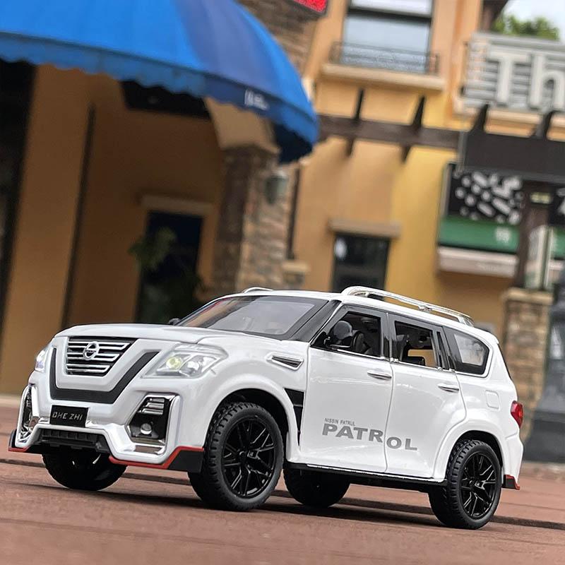 1/24 Scale Patrol Diecast Alloy Car Model Off-road Vehicle SUV Toy Car with Light and Sound Pull Back Toy Collection for Kids Adults Gifts