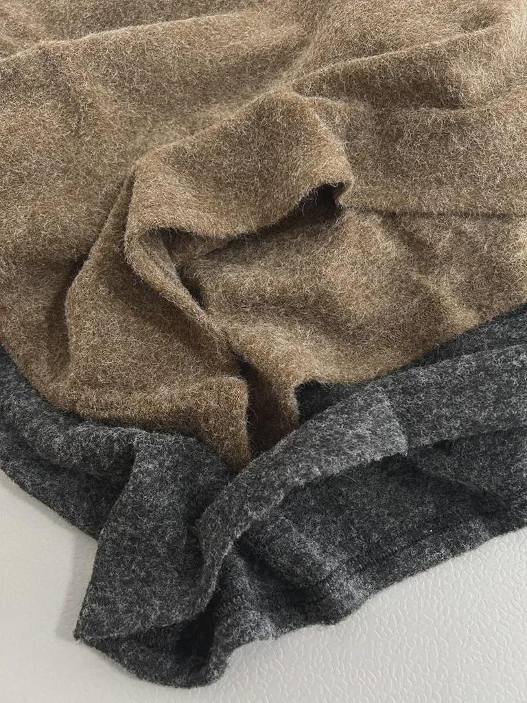 Stylish Faux Rabbit Fur Knit Sweater: Cozy Thick Round-Neck Loose-Fit Long Sleeve Top for Autumn-Winter.