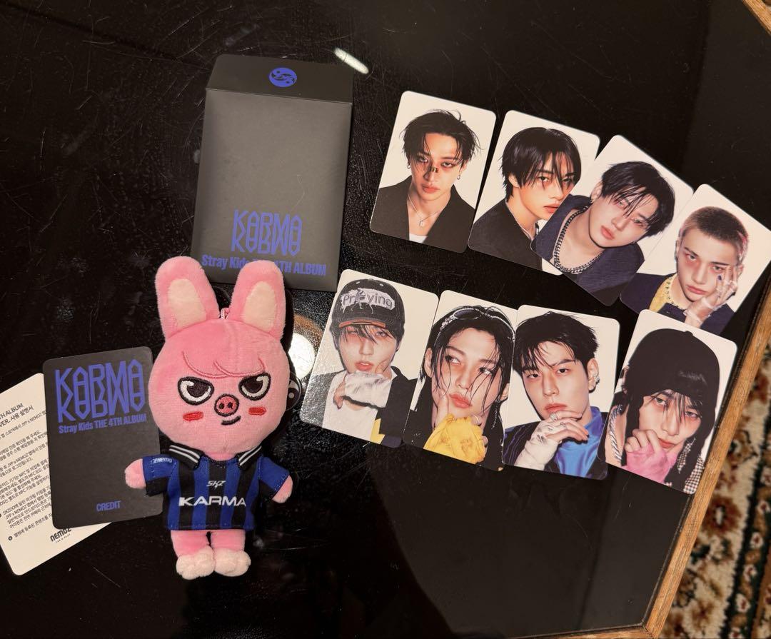 

[USED] Changbin, Twekki, Karma, SKZOO key ring, trading card