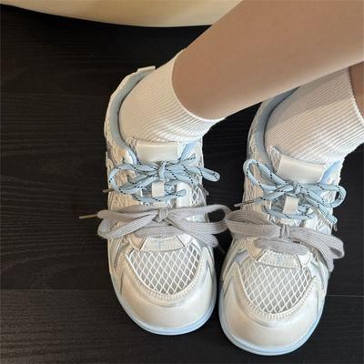 Été nouvelles chaussures blanches pour femmes en maille respirante chaussures de sport à semelles fines étudiantes polyvalentes chaussures de skate décontractées