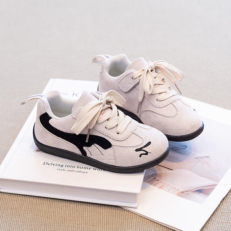 

Children s moral training shoes 2025 spring and autumn new middle-aged and older children s red shoes boys sports shoes girls Forrest Gump shoes 37 yards inner length 23 cm