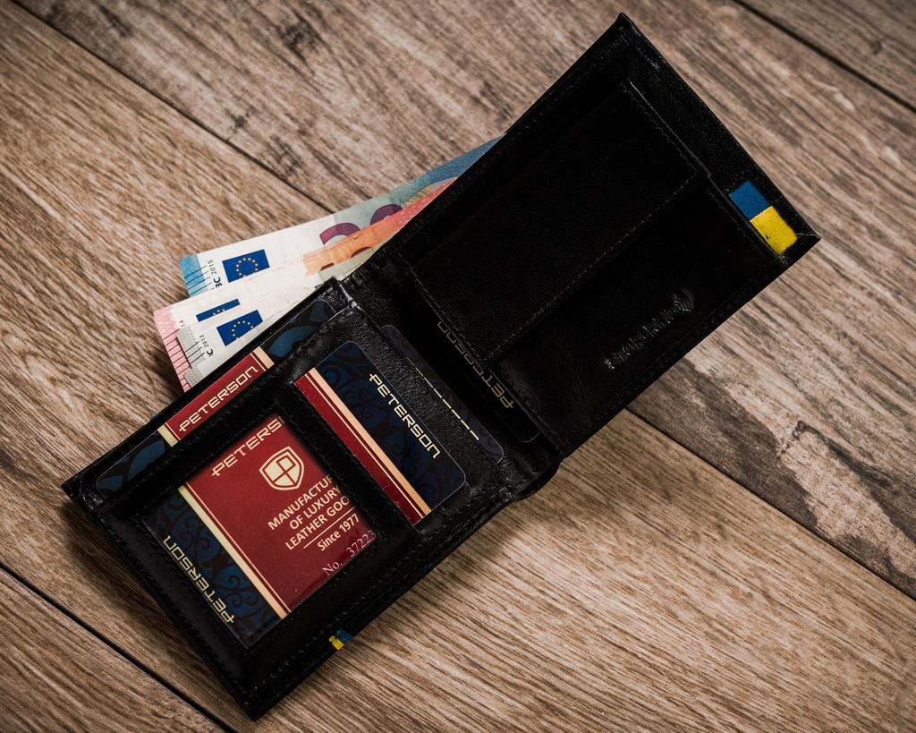 Peterson Men's Leather Landscape Wallet with RFID