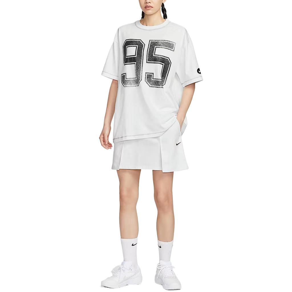 Nike Gonna cargo minimalista alla moda per abbigliamento sportivo da donna IB2035-121