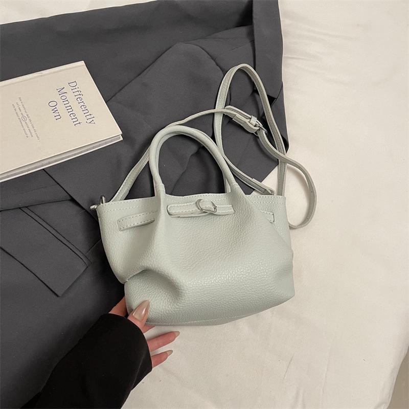 Foreign order premium sense bag women's large capacity 2025 new summer versatile messenger casual hand-held pleated bucket bag