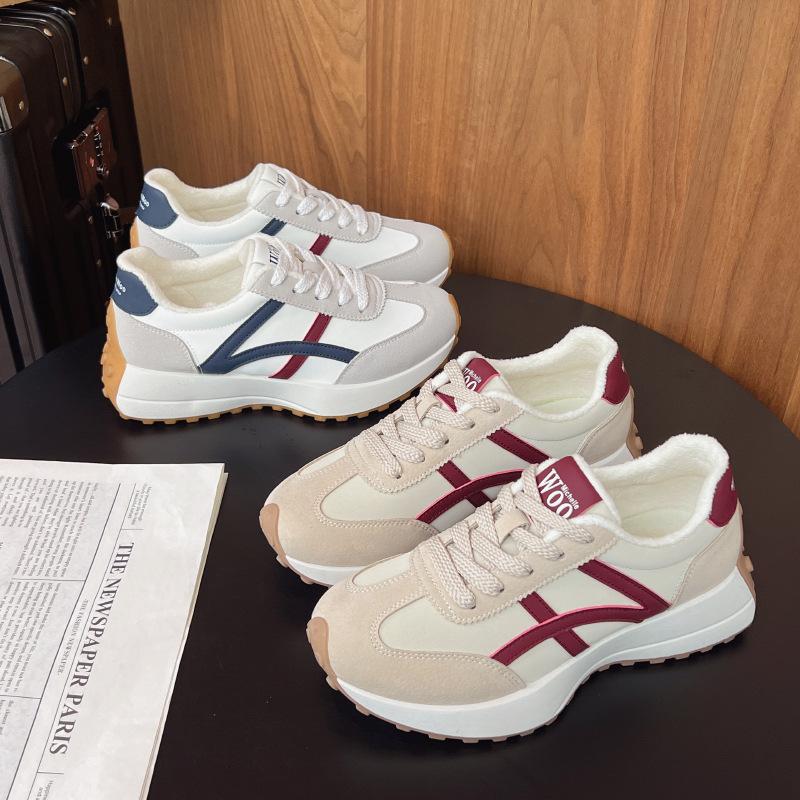 Korean Striped Lace-up White Shoes Women's Summer 2025 New Fashion Versatile Comfortable Sports and Leisure Moral Training Shoes