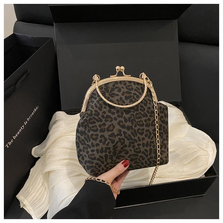 2025 New Retro Style Fashion Trend Leopard Print Portable Shell Bag Chain Messenger Bag Casual Versatile Messenger Bag