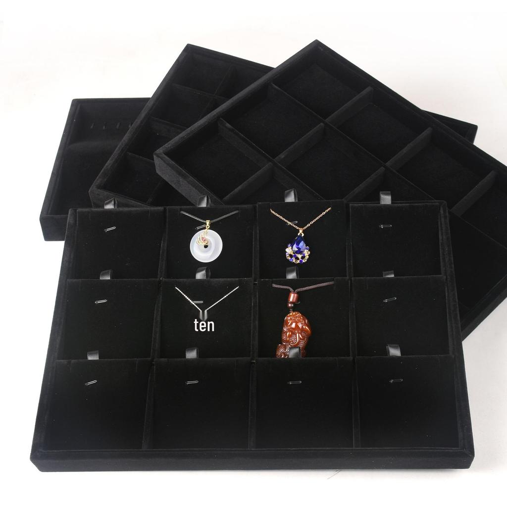 Czarna aksamitna taca na biżuterię: Pudełko ekspozycyjne na pierścionki, naszyjniki, bransoletki i wisiorki dla sprzedawców