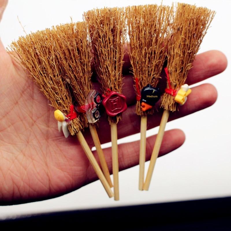 5Pcs Dollhouse Accessories Mini  Witch Straw S Diy Hanging Ornaments For Halloween Party Decoration Costume Props