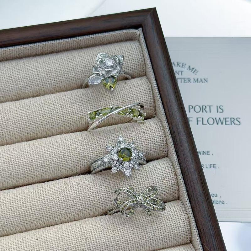 Nische Designgefühl Exquisiter Leichter Luxus Offener Ring Damen Olivgrüner Zirkon Temperament Super Flash Mode Gestapelter Zeigefingerring