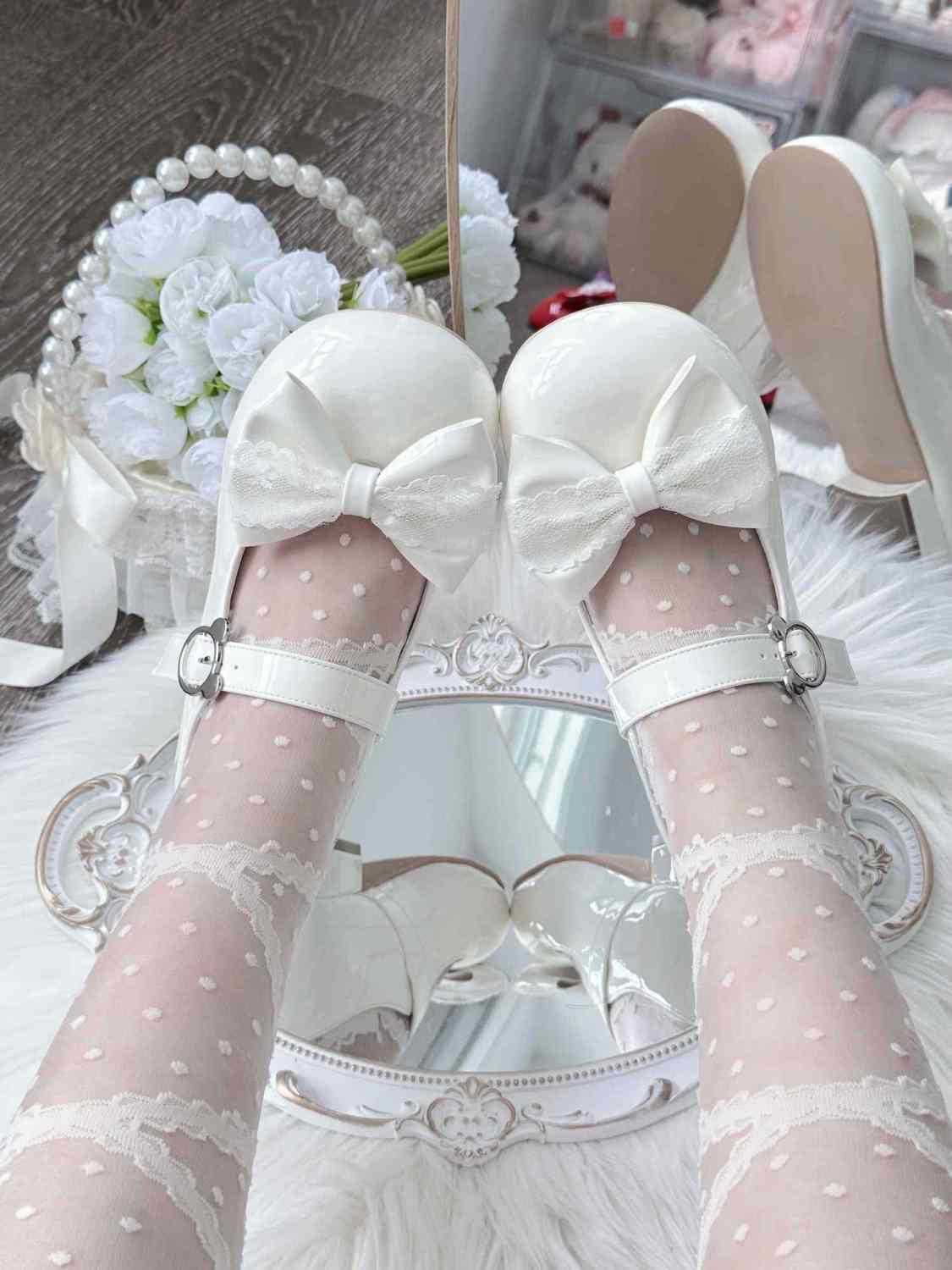 

Оригинальные универсальные кружевные лолита милые туфли на низком каблуке с круглым носком и бантом 40 белый