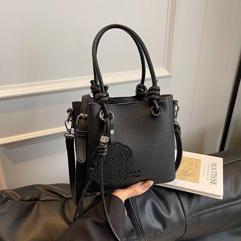 

High Sense Western Style Portable Bucket Bag Women 2025 New Spring and Summer Fashion Shoulder Bag Simple Casual Messenger Bag Black