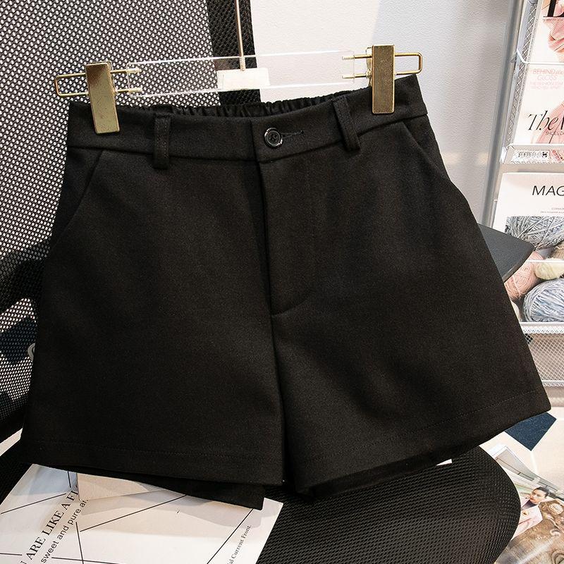 

Korean Style High Waist A-line Black Bootcut Shorts for Women XS (Recommended 35-40 kg)