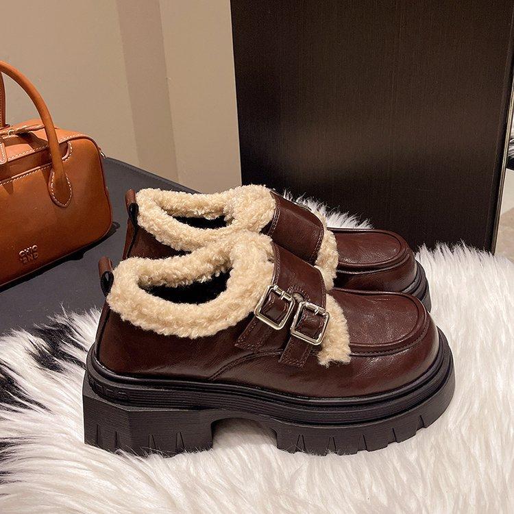 

Leather platform small leather shoes women s velvet loafers 2025 winter new warm lazy shoes high-heeled Mary Jane shoes 40