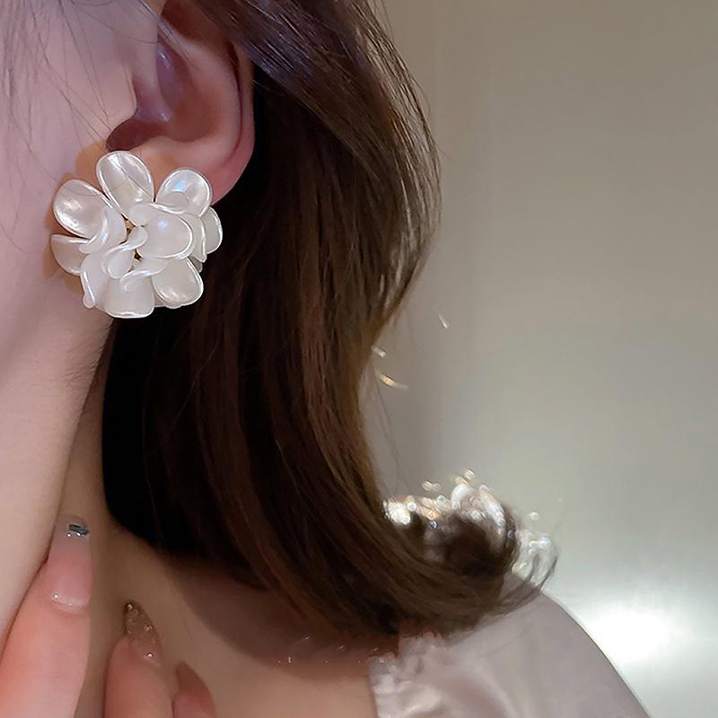 White Acrylic Flower Earrings For Women Romantic Party Wedding Earrings