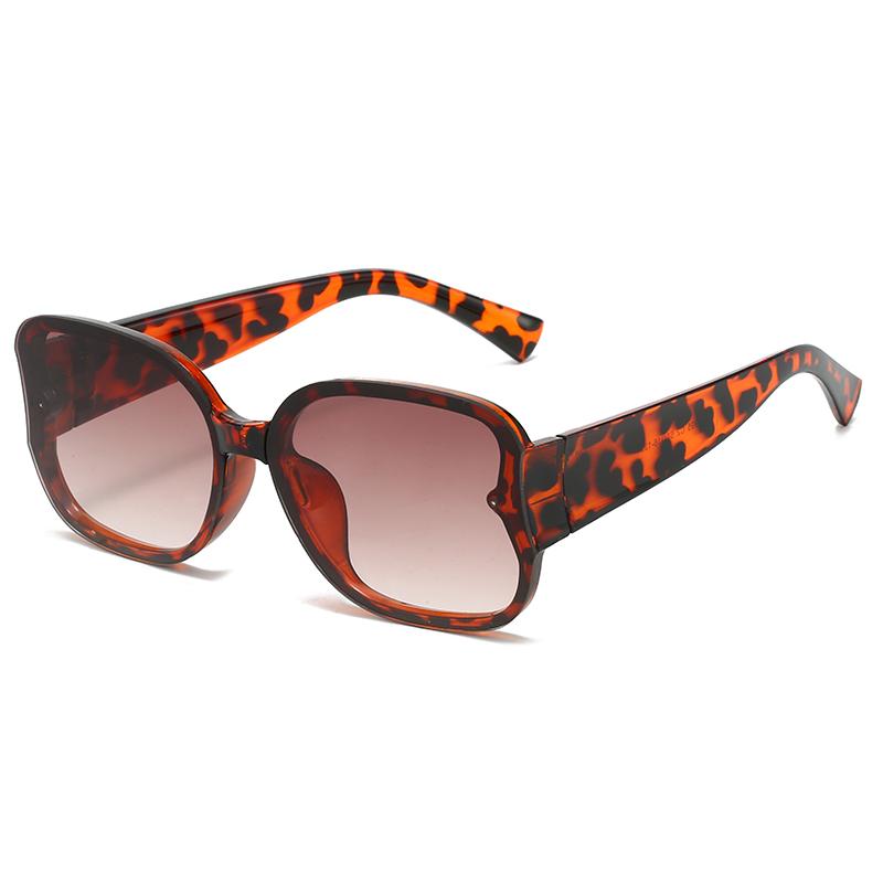 

Classic Irregular Square Sunglasses Stylish Women Men Luxury Sun Glasses Classic Style Travel Outdoor Man Lady Glasses UV400 Protection