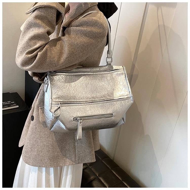 2025 new fashion trend locomotive bag crystal women's bag shoulder messenger bag bag
