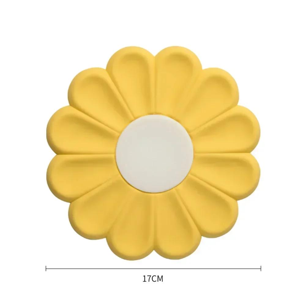 Silicone Coaster Colorful Daisy Shape Kitchen Table Heat Resistant Anti-scalding Mat Coaster Household Little Fresh Table Decor