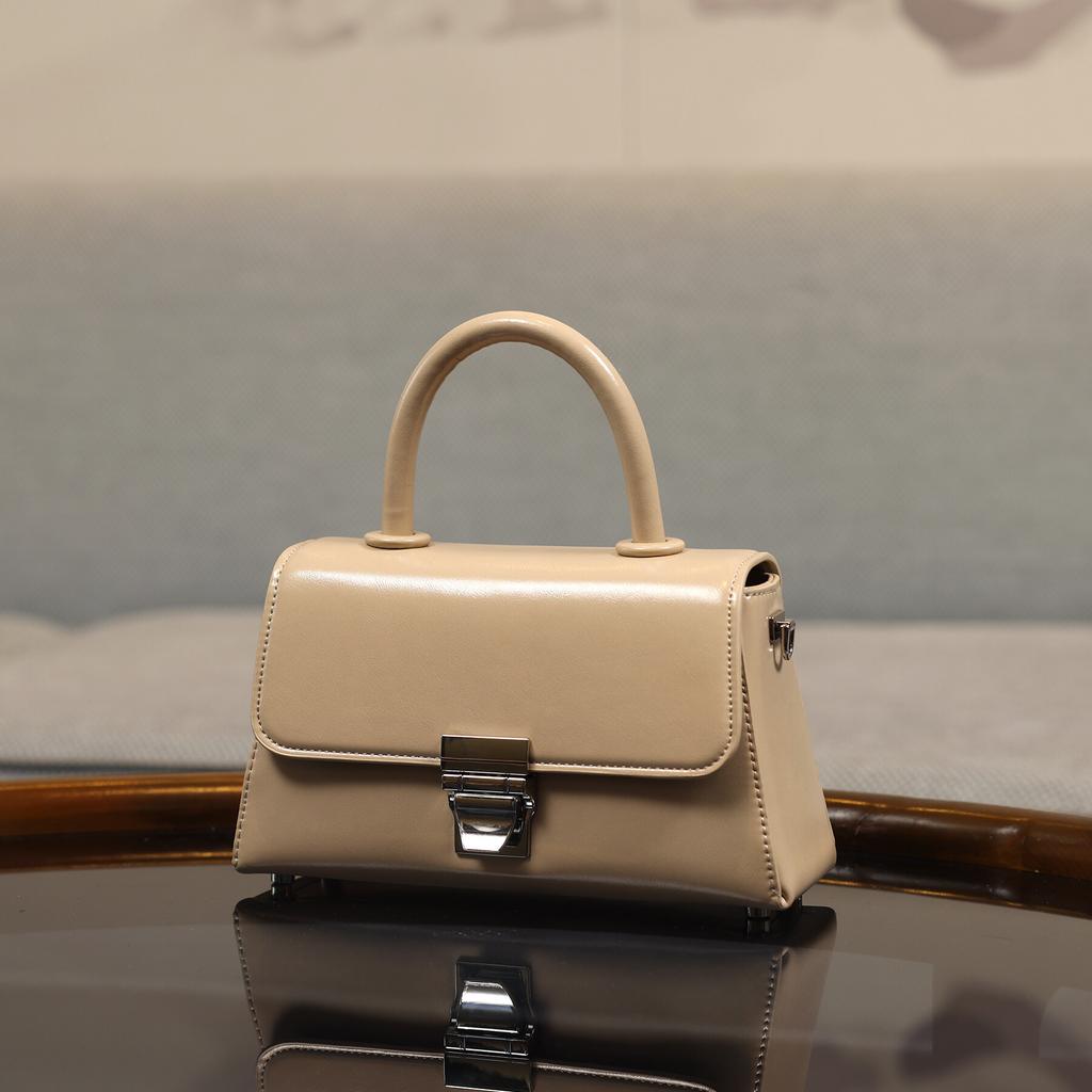 2025 Spring/Summer Women's Small Square Handbag, New Cross-Border Model with Textured Lock, Fashionable Commuting Versatile Crossbody Bag