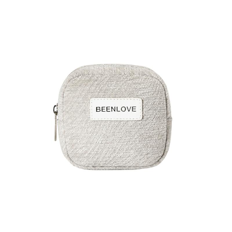 Makeup Bag Flowing Light Square Storage Bag Fashionable Lipstick Bag Portable Travel Cosmetics Storage Bag Sanitary Napkin Storage Bag Clutch Bag