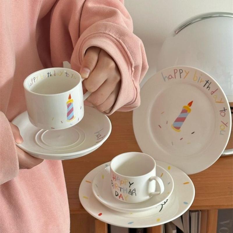 Koreanischer Cartoon Handgezeichnete Tasse Alles Gute zum Geburtstag Keramik Frühstückstasse Kuchenteller Niedliches Kaffeebecher und Tellerset Als Geschenk