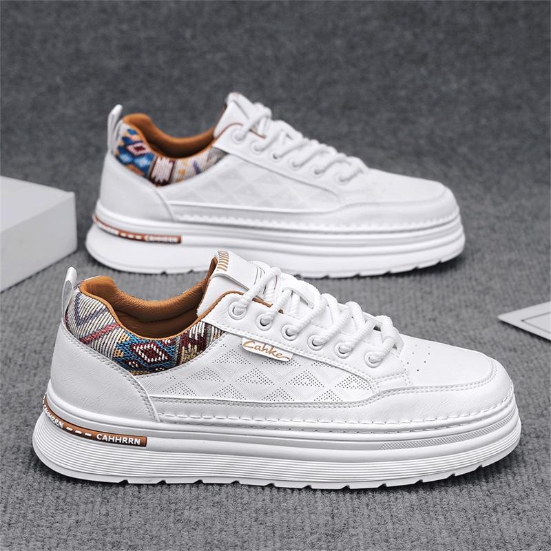 Men 's Casual Four Seasons Fashion Skateboarding Students Comfortable Sneakers Boys Trending Soft Sole Breathable Shoes