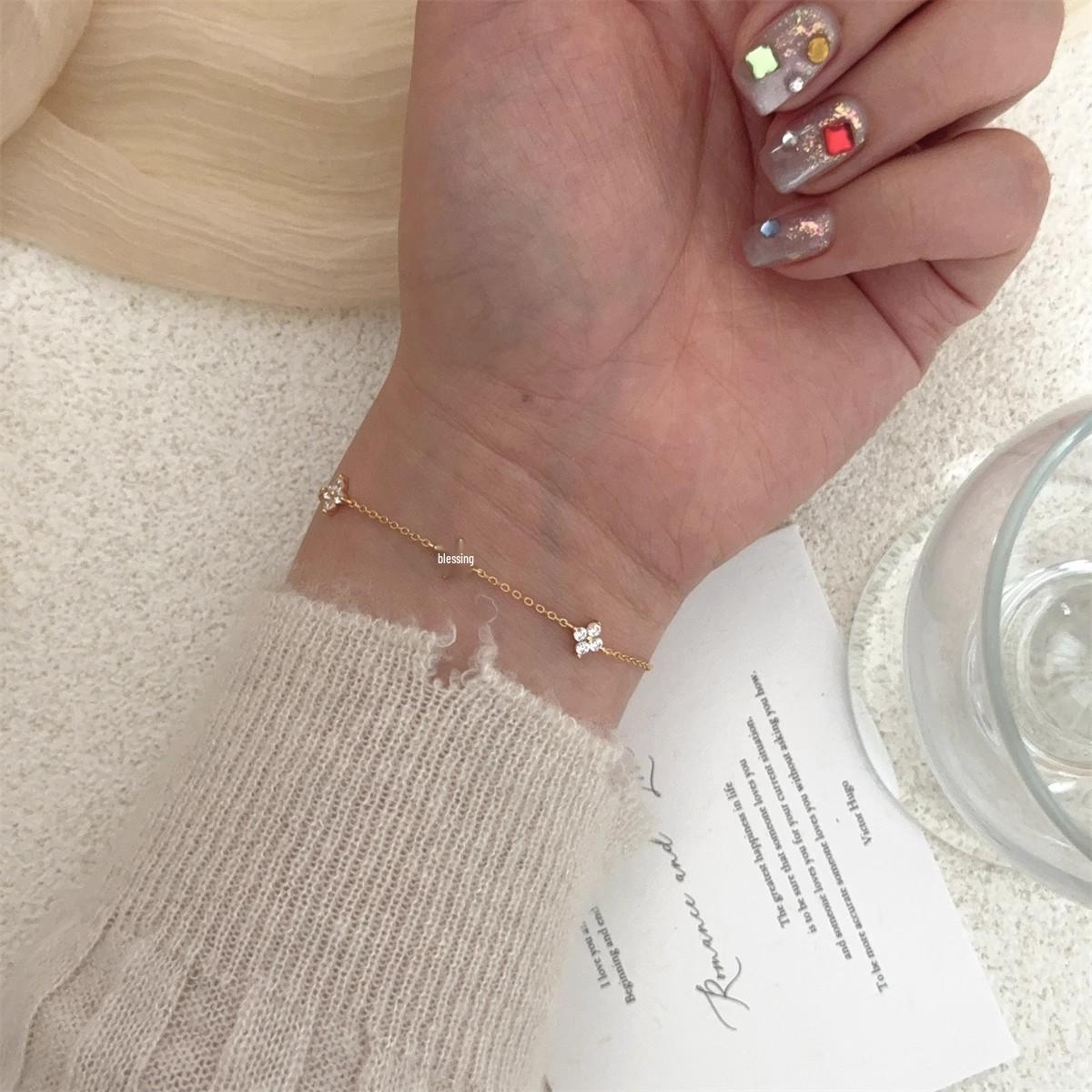 Diamond-Inlaid Starry Sky Clover Bracelet – Minimalist, High-End, Versatile Ins Style