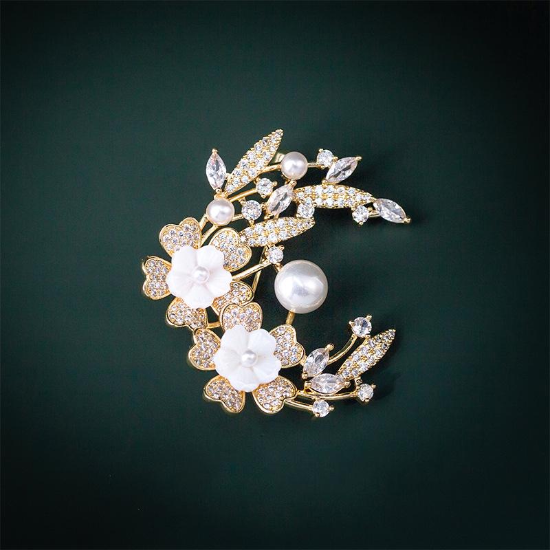 Gold-Plated Zircon & Pearl Seashell Flower Brooch - Elegant French Retro Pin