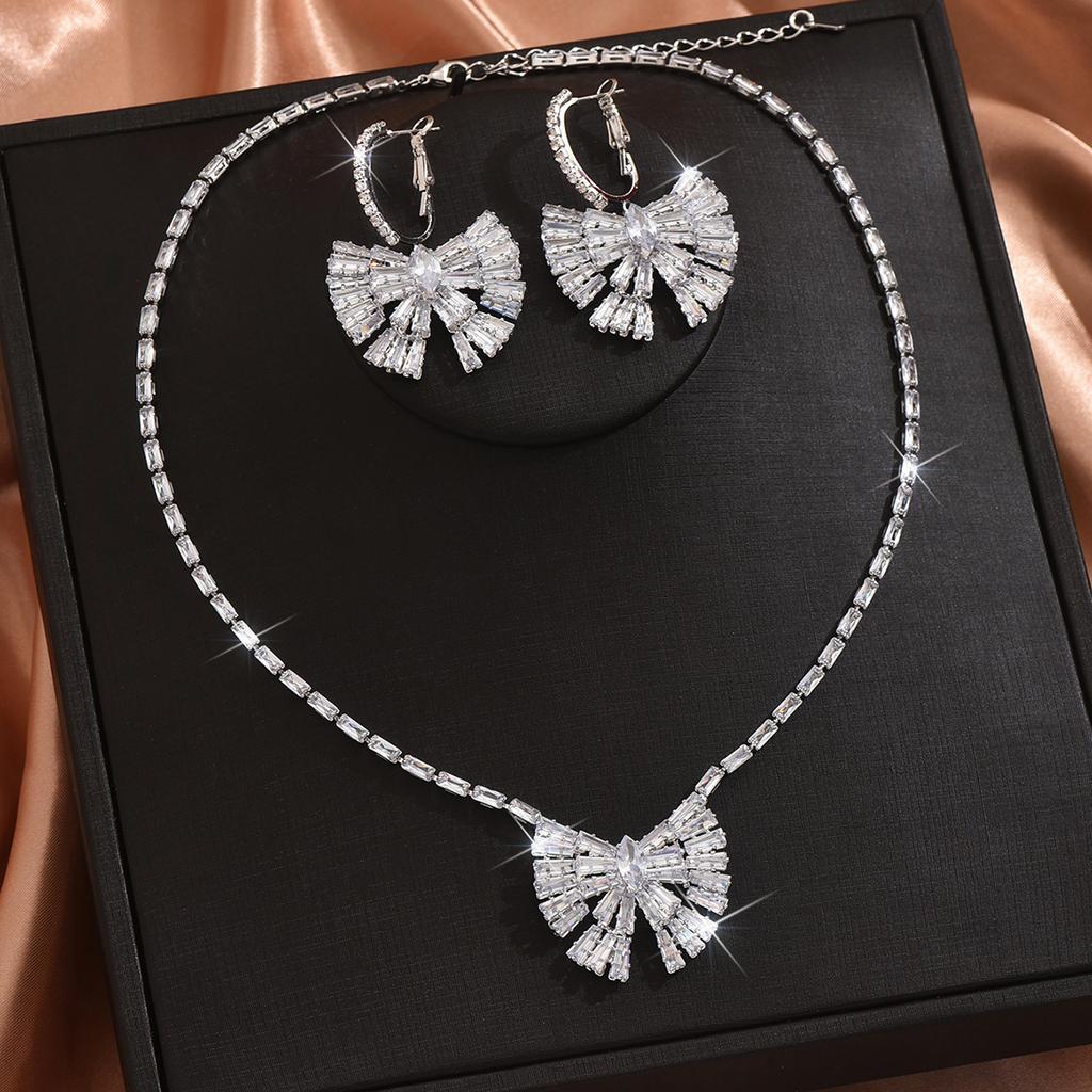 New Butterfly Knot Korean Edition Women's Elegant Versatile Flower Craftsmanship Exquisite Necklace Earring Set