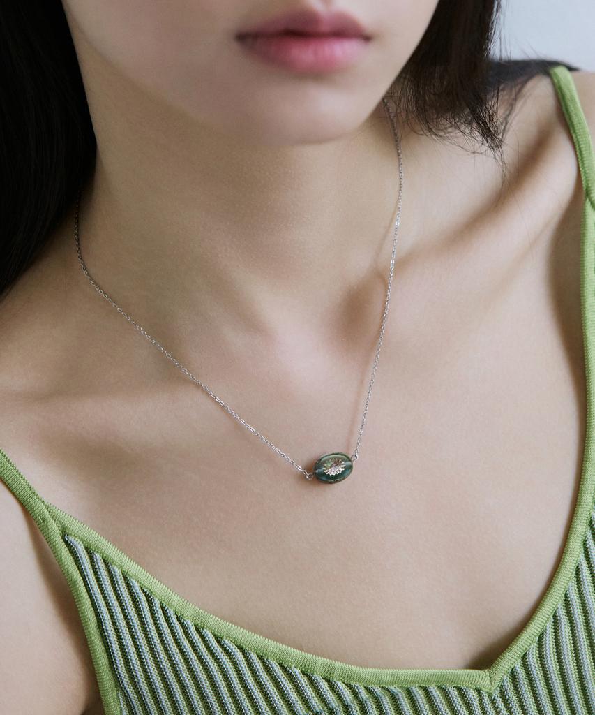 Merrymotive Vintage Glass Pendant Necklace