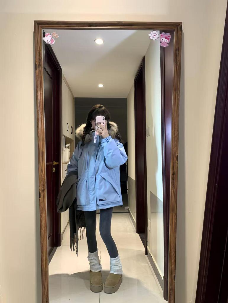 Women's 2025 Winter Windbreaker Down Jacket: Thickened, Loose-Fit Outdoor Parka for Petite Sizes