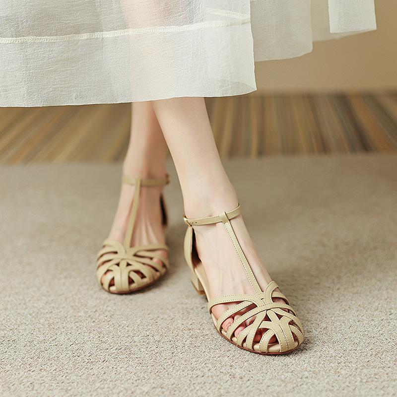 Fashion Retro Roman Art Style Hollowed Out Baotou Sandals Women Thick Heels 2025 Summer New T-shaped Woven Sandals