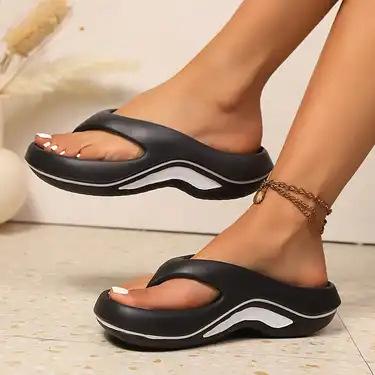 Summer wear non-slip and deodorant fashion versatile beach seaside high-end slippers new flip-flops women