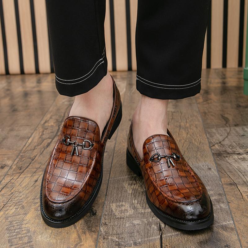 Fashion British Style Trendy New Men's Leather Casual Shoes Massage Soles Men's Banquet Dress Shoes Commuting Work Shoes Daily Versatile