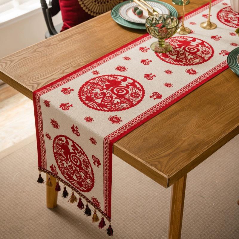 Jacquard Yarn-Dyed Christmas Snowman Reindeer Tassel Polyester Table/Bed Runner