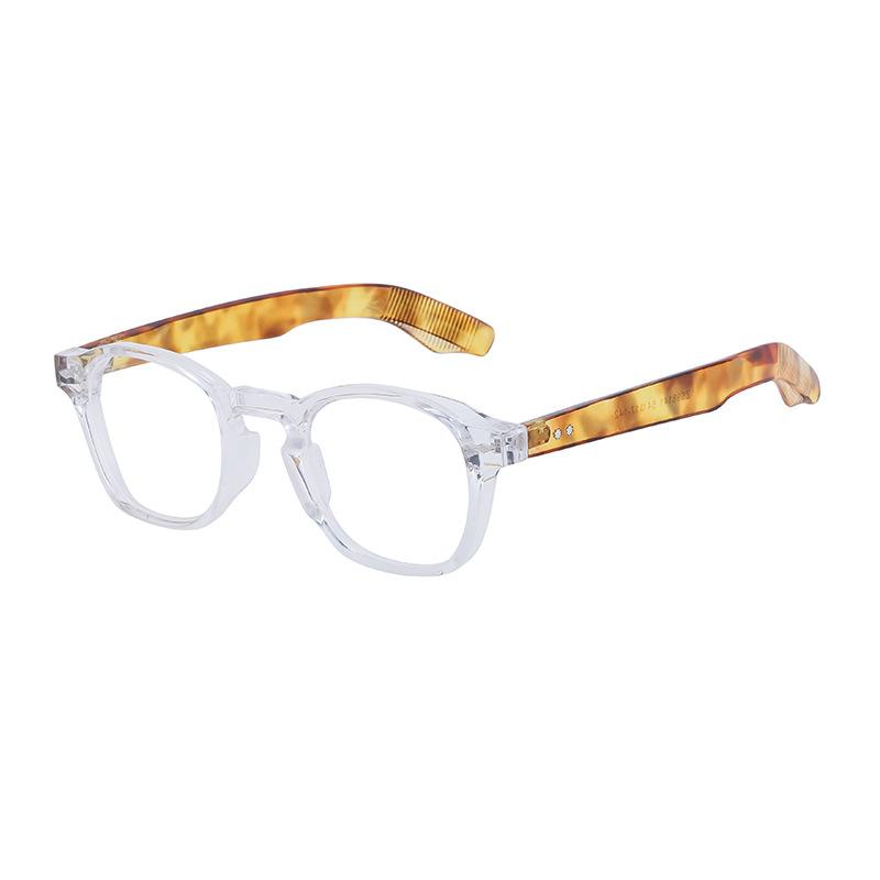 

Мужчинам с простыми круглыми очками можно подобрать оправы для коррекции близорукости, а мужчинам — очки с плоской оправой.