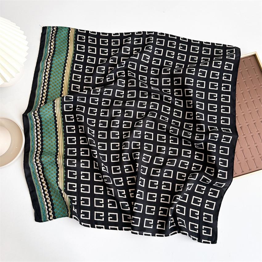 Korean Version of Elegant and Fashionable Silk Scarves, Thin Small Square Scarves, Versatile Herringbone Pattern Headscarves, Imitation Velvet Shawls,