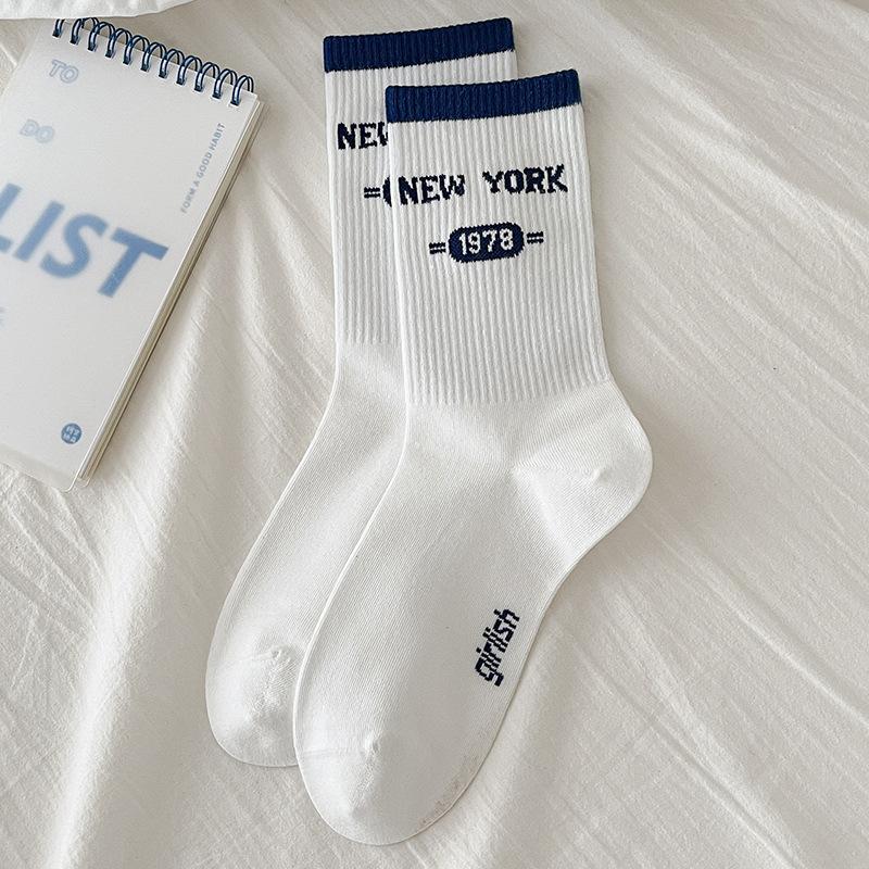 Women's Mid-calf Sports Socks for Autumn and Winter, Letter Striped Anti-odor Boneless Women's Long Cotton Socks