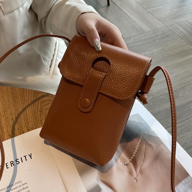 

Кожаная сумка для мобильного телефона, женская сумка-мессенджер 2025 года, новая маленькая сумка в иностранном стиле из коровьей кожи, модная высококачественная универсальная маленькая сумка через плечо