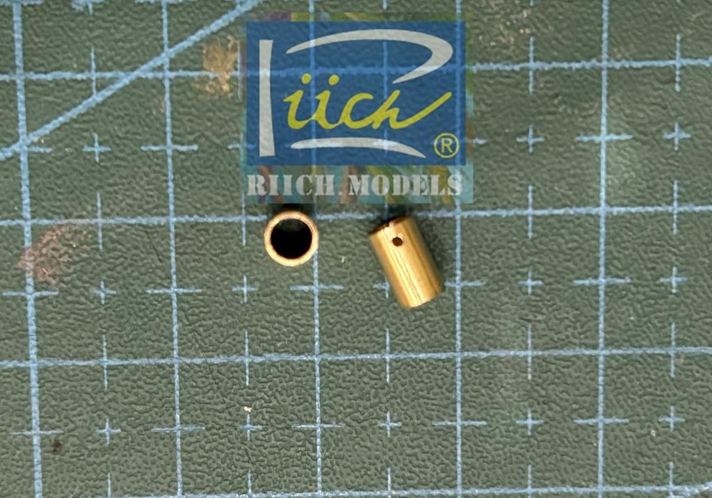Rich Model 1/35 Maßstab Amerikanische 75mm Haubitze M1A1 Packhauser M8 Lafette mit Zwei Geschützen (RV35001) Plastikmodellbausatz RC35001 (Kanone)