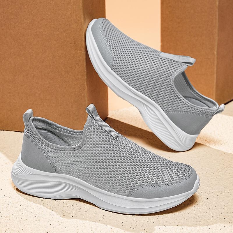 Summer large size shoes new mesh breathable outdoor sports shoes soft sole light casual lazy shoes running shoes