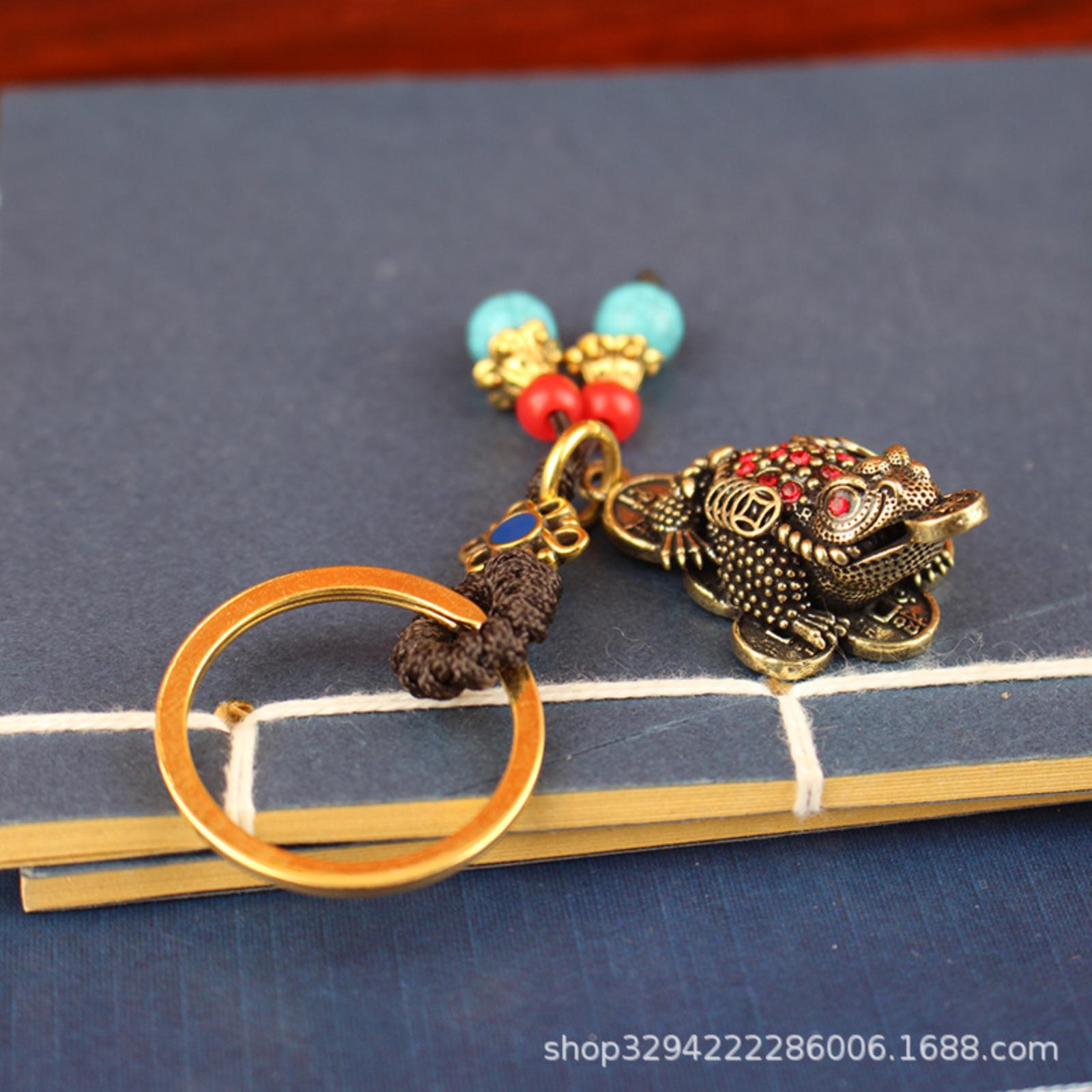 

Brass Hollow-Carved Three-Legged Golden Living Room, Study, Decorative Piece Creative Craft Money-Attracting Miniature Brass Figurine One Size жовтий