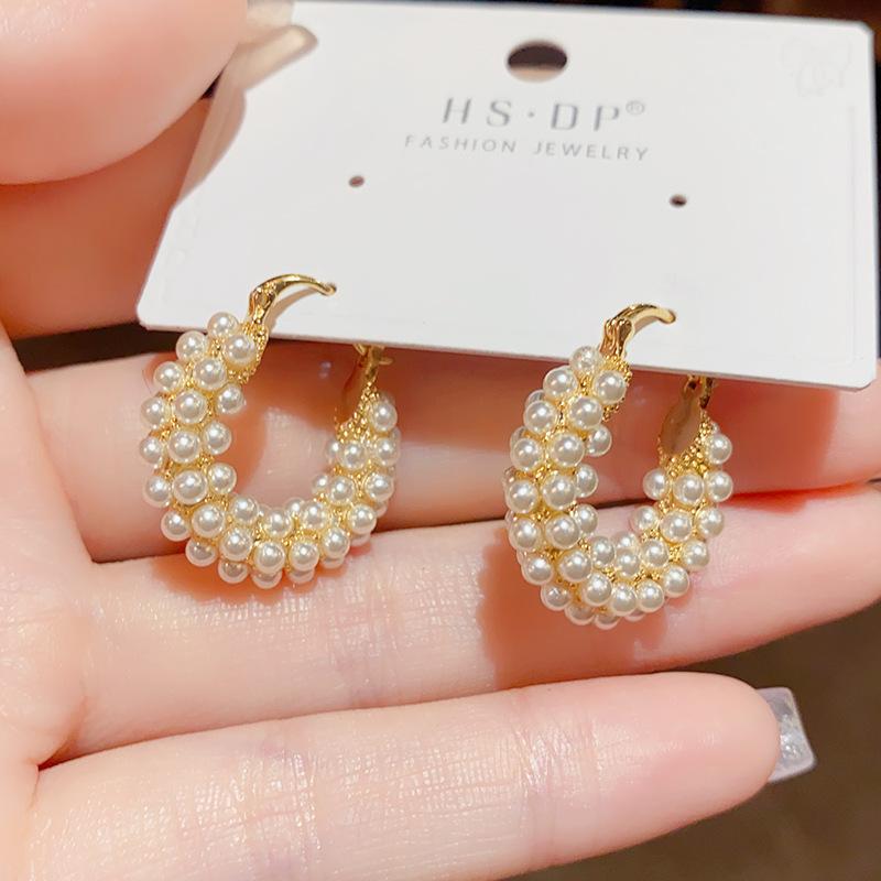 Light Luxury Exquisite High-end Pearl Round Earrings Korean Fashion Niche Design Fashion Earrings