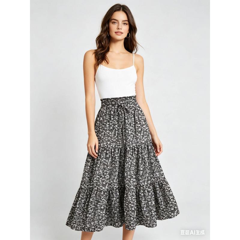 2026 new floral skirt women s high-waisted A-shaped skirt Bohemian printed umbrella skirt European and American retro skirt S
