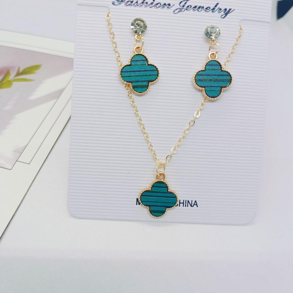 Four-leaf Clover Jewelry Set for Women Simple Lucky Flower Necklace and Earrings Set