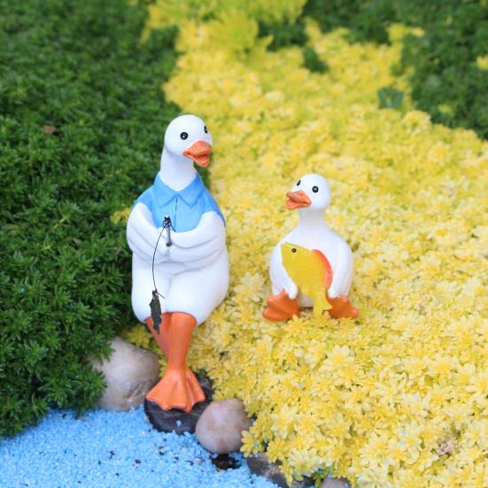 Yousheng 2Pcs Cute Duck Statues Waterproof UV Resistant Funny Cartoon Duck Garden Figurines Indoor Outdoor Decorations